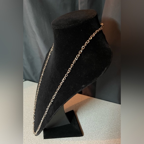 Silver Toned Chain Necklace With Magnetic Clasp - Picture 2 of 6